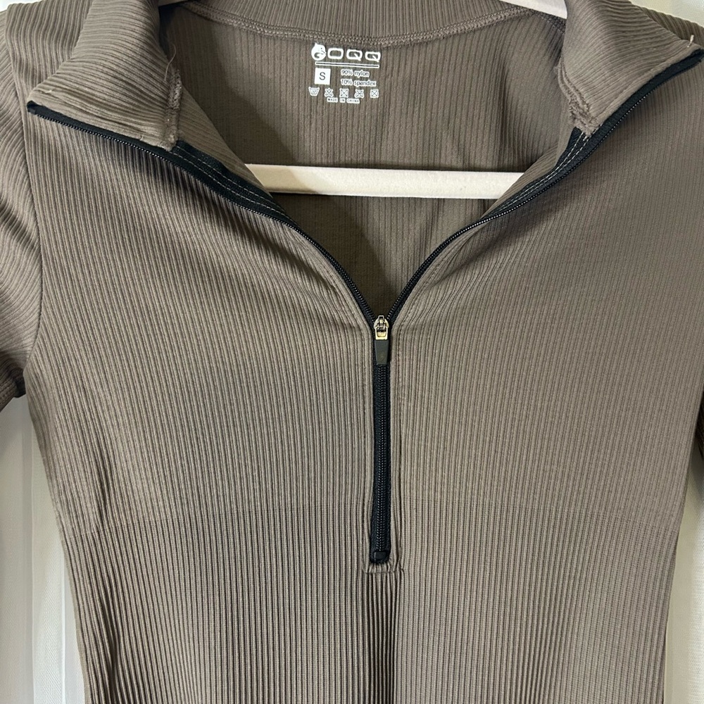 OQQ Brown Zip-Up Bodysuit - Picture 2 of 6